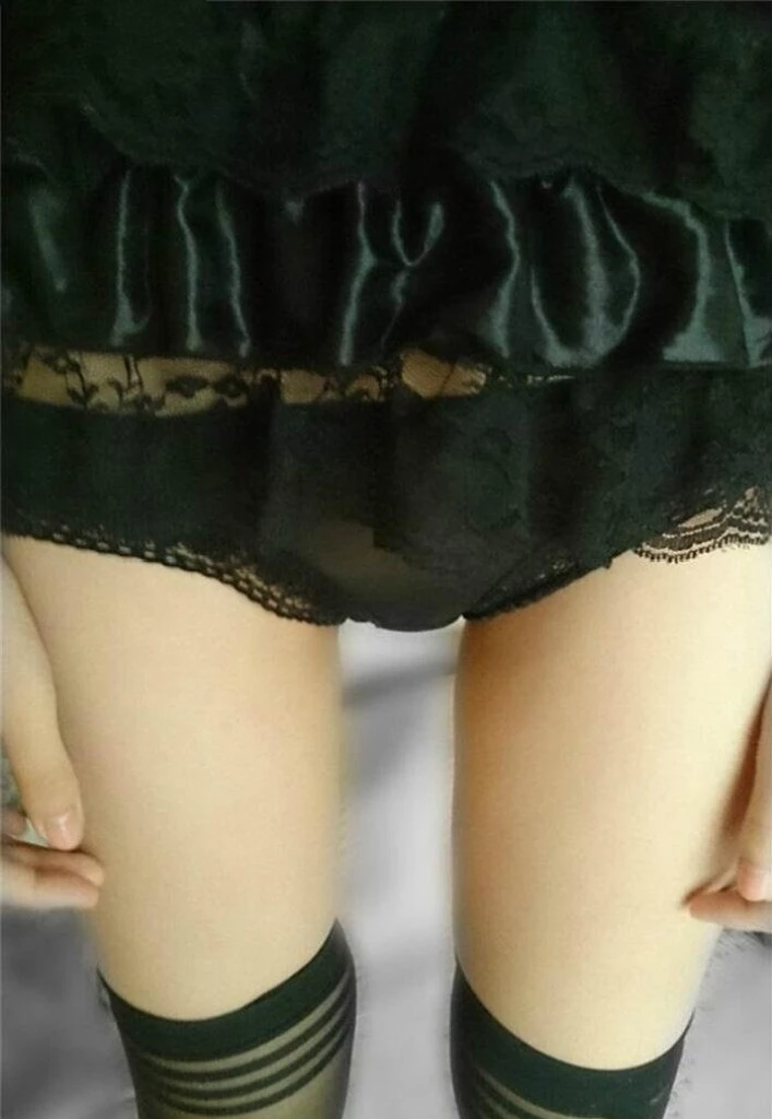 非常爽的无毛蝴蝶逼 [12P]