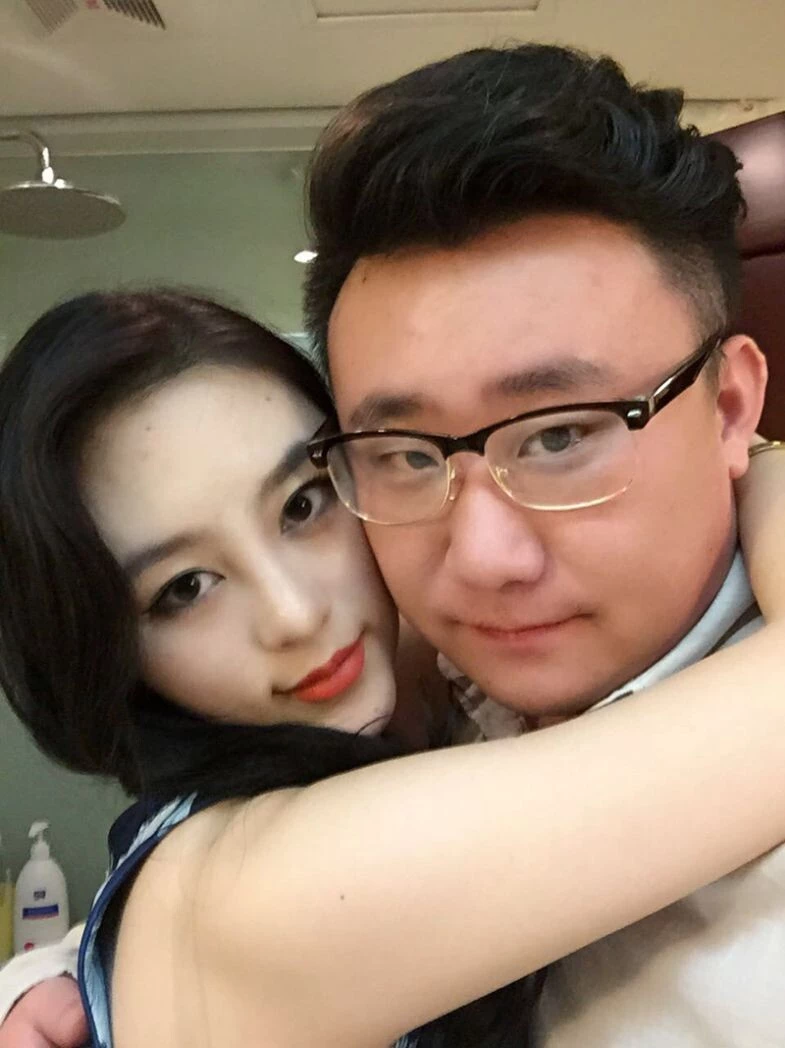 新婚不久的小夫妻 [28P]