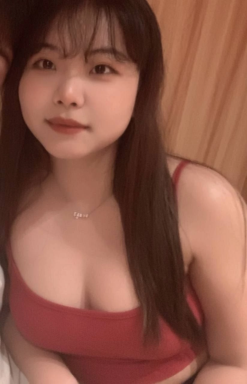 姐姐的闺蜜真骚 [22P]