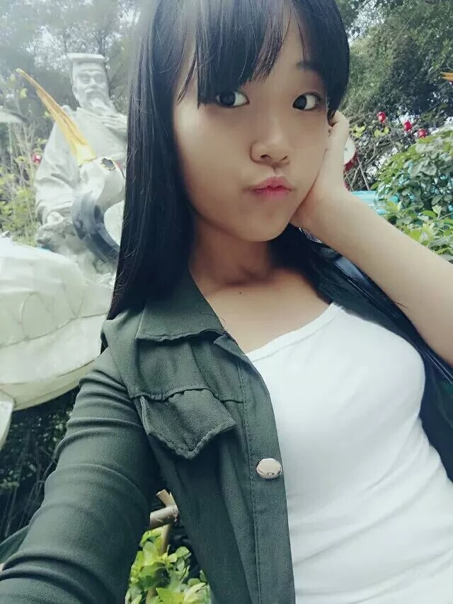 美女的裸照自拍流出[19P]