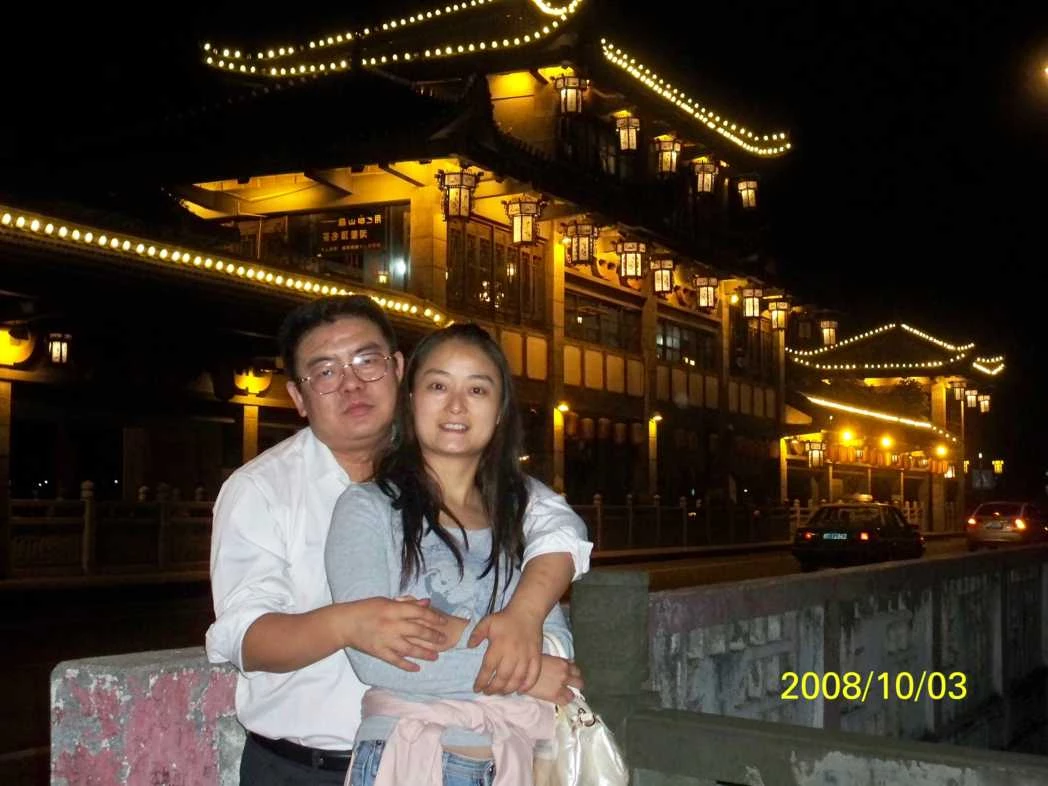 少妇的身材不错,性感成熟的女人味十足[22P]