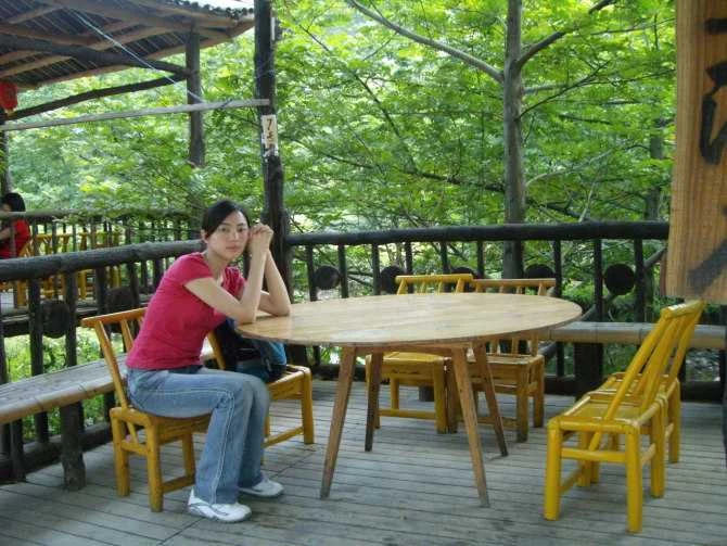 小少妇喜欢同时被两个男人干，有生活照还露脸[20P]