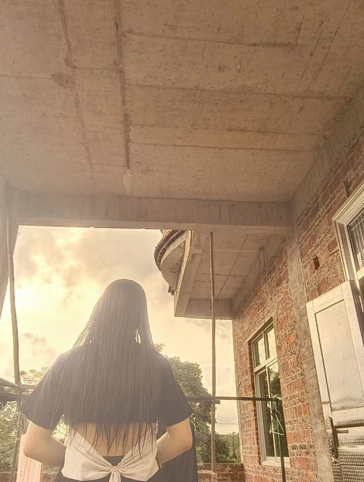 表面看着很清纯的女孩子，其实在床上很骚的紧[15P]