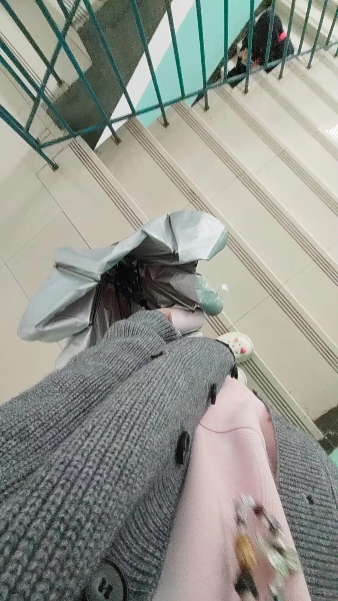 [原创][足控淫妻社]母狗投稿的目的竟然是主人给布置的任务 发图的时候一再询问合不合格 担心主人的责罚 还是很嫩的[17P]