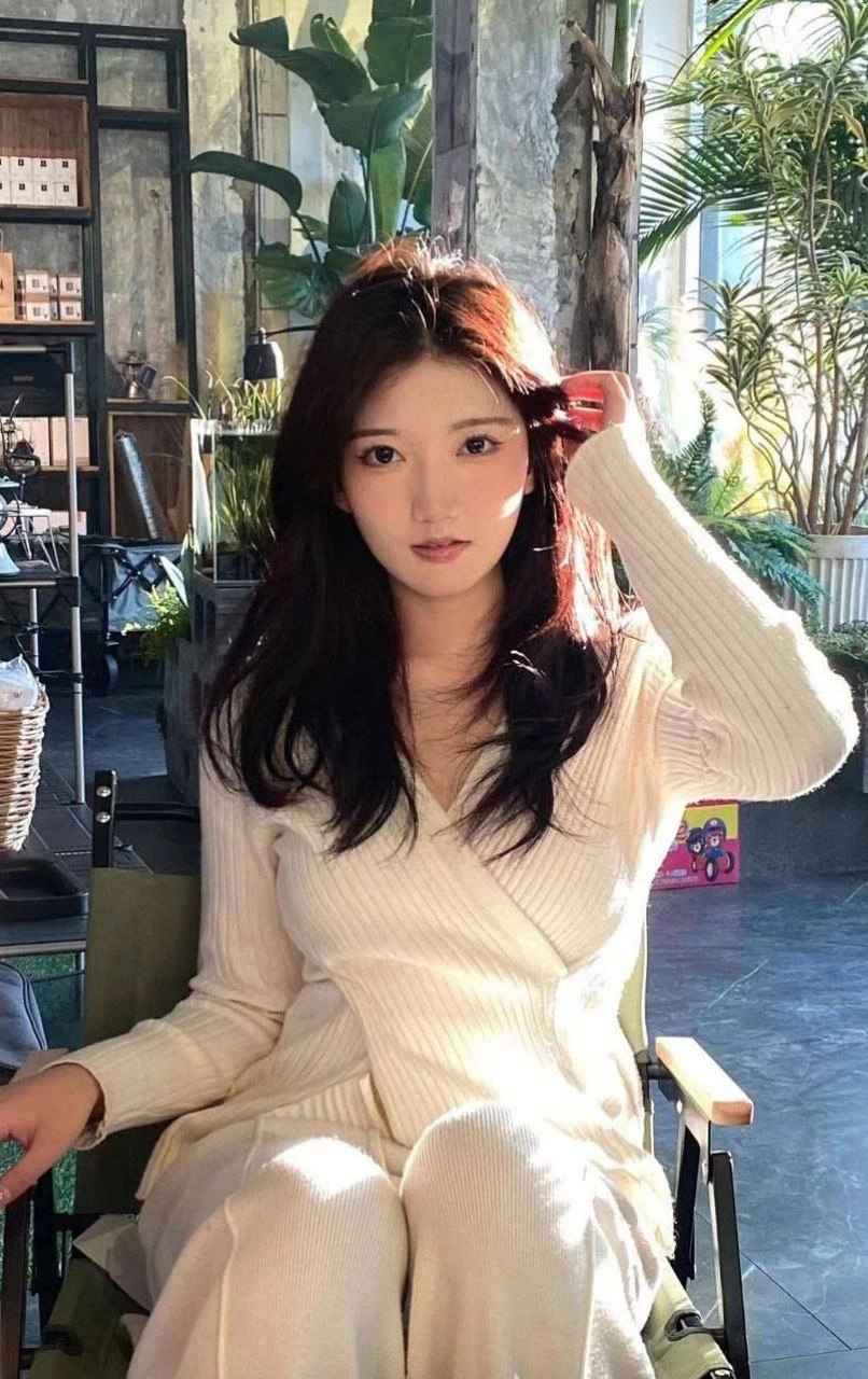少妇白领 [13P]