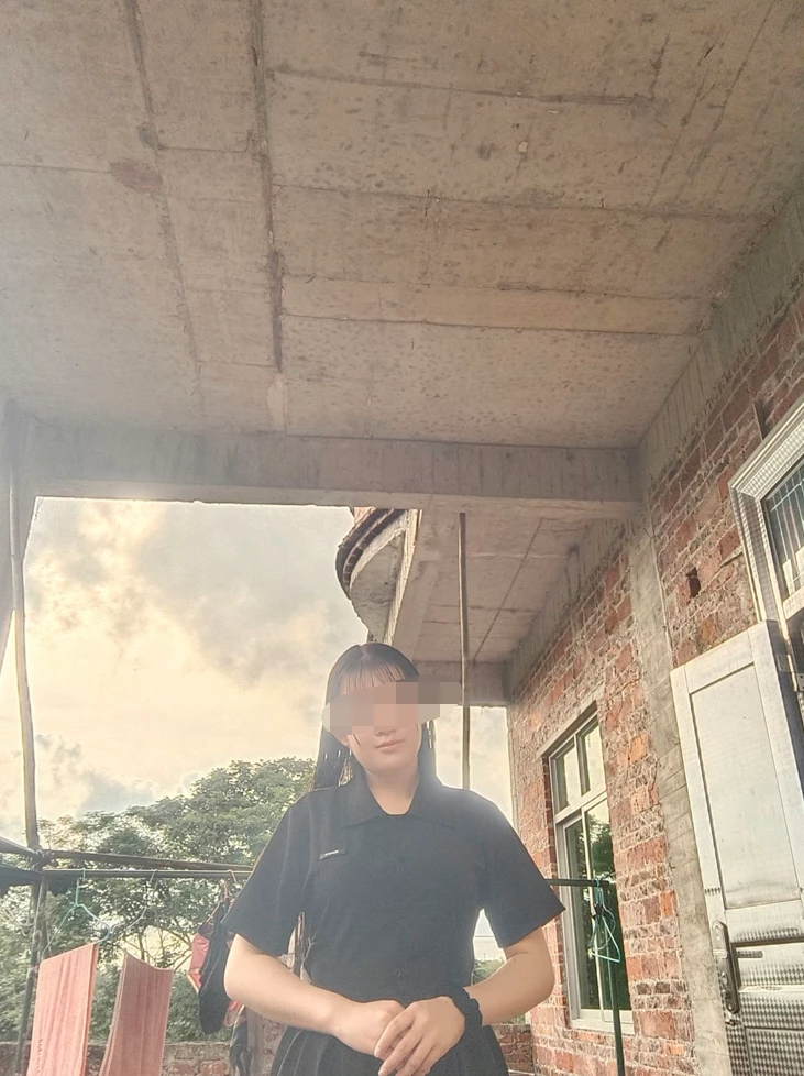 表面看着很清纯的女孩子，其实在床上很骚的紧[15P]