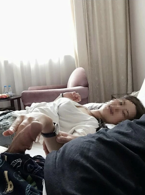 反差小白领 [12P]