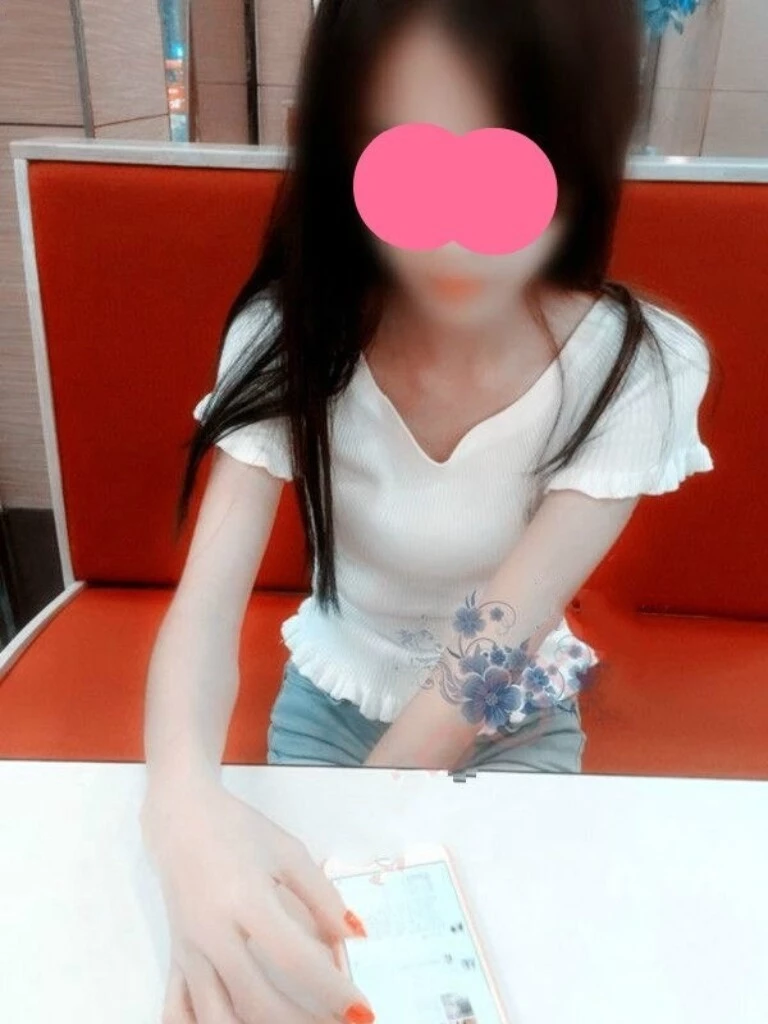气质小女友的肥厚阴唇[13P]