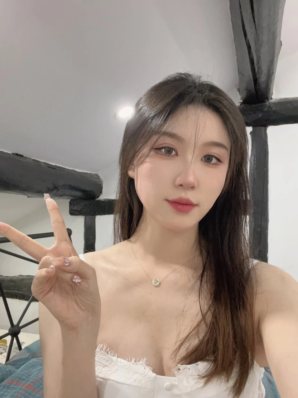 小婊子 [11P]