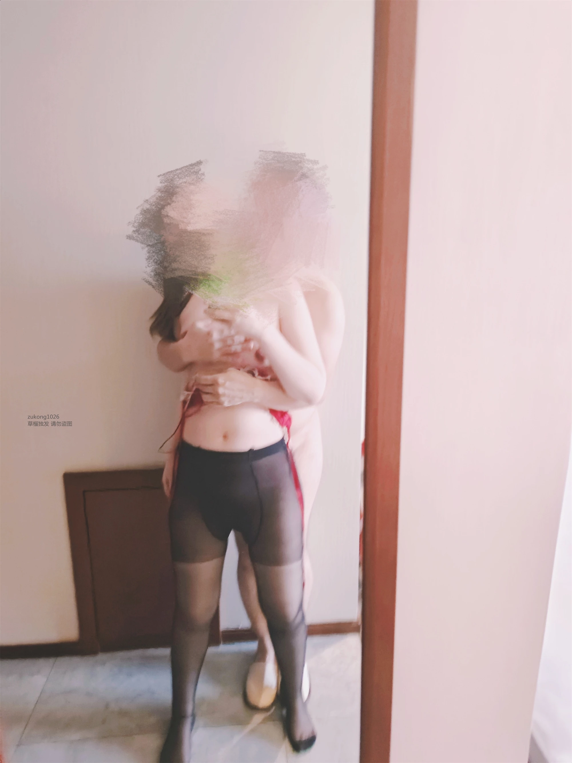 [原创][足控淫妻社]黑龙江 介绍倒是不太详细 脚丫子舔的却很仔细 女主这舌头看起来有一定的威力[19P]