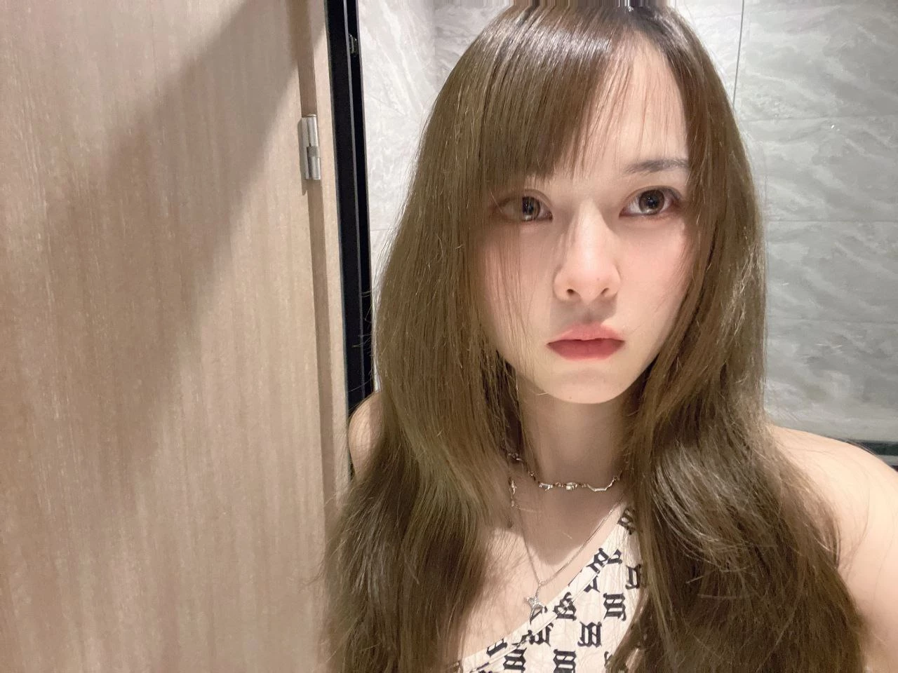 相貌和身材都说得过去 [10P]