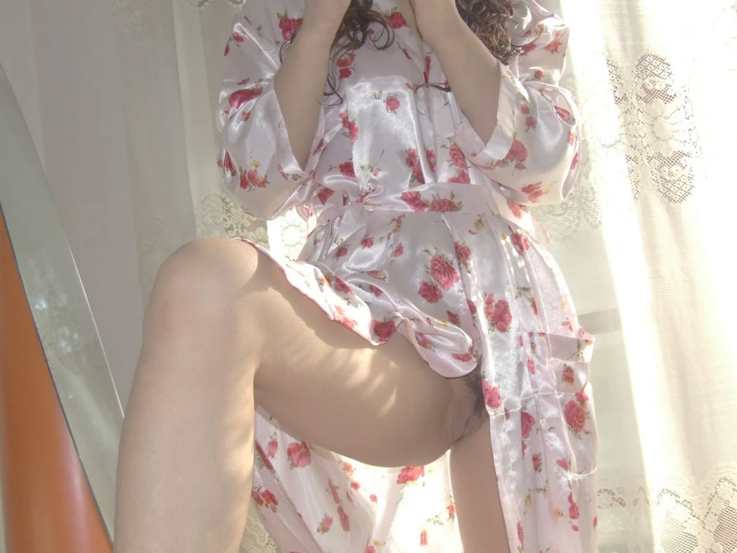 这位人妻的身材胸大腰细，口活也仔细[22P]
