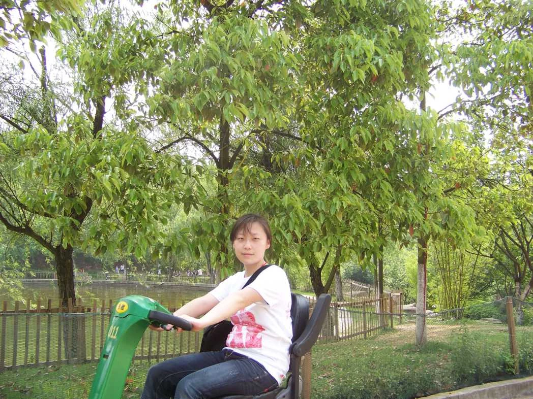 年轻漂亮的女孩就是敢玩的，不知道这是里的女孩[21P]