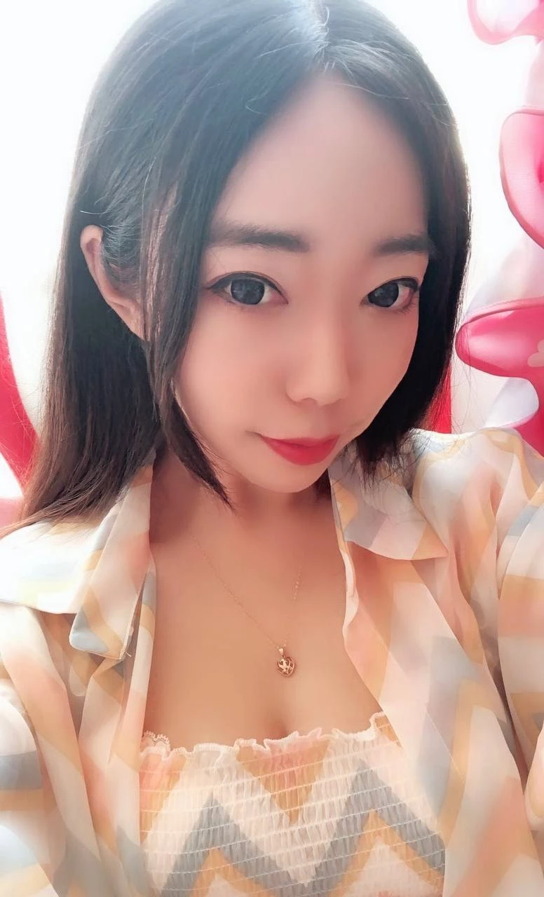 丰满的身躯确实让人喜欢[25P]