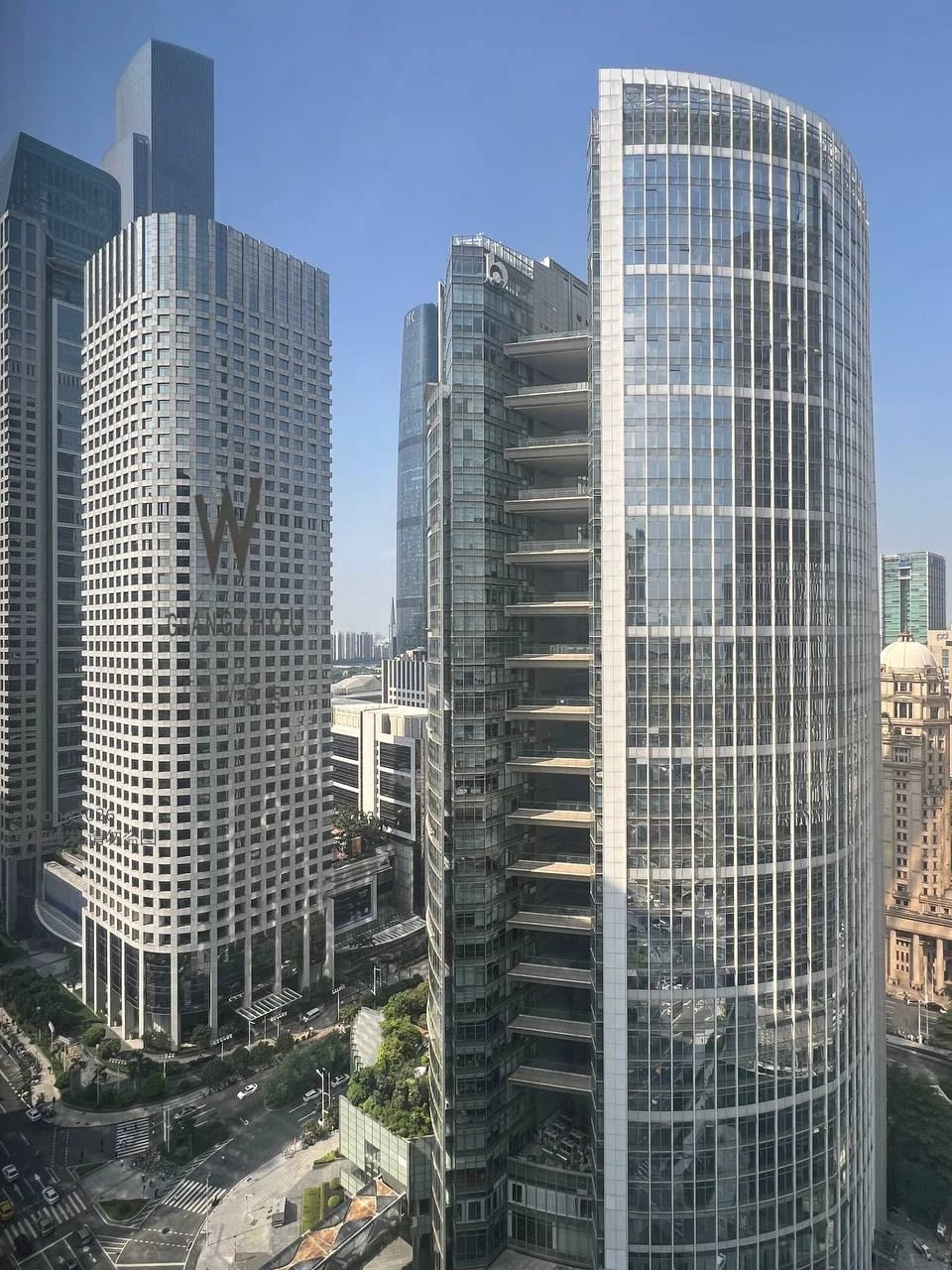 [原创][足控淫妻社]广东广州 娇美人妻的初次展示 乖巧舔舐毒龙口爆 三洞全开反差感拉满 [34P]