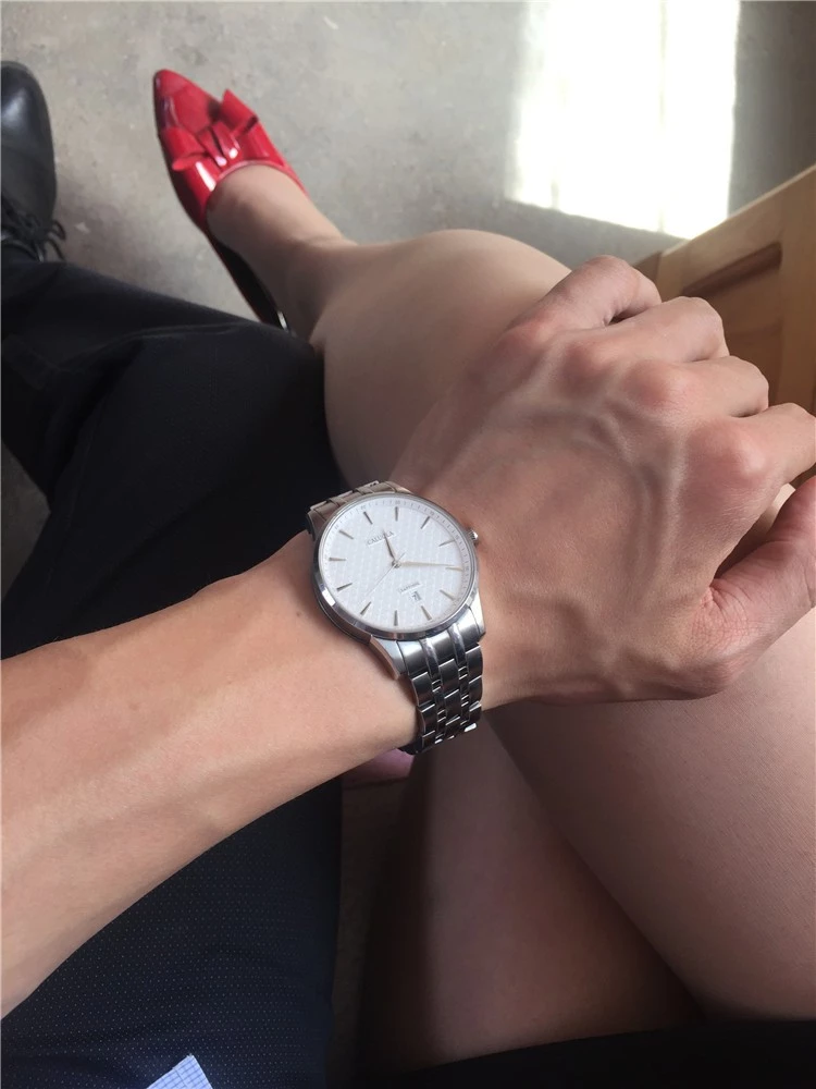 相貌真的是超标致的国内骚熟女，臀部超丰满的[18P]