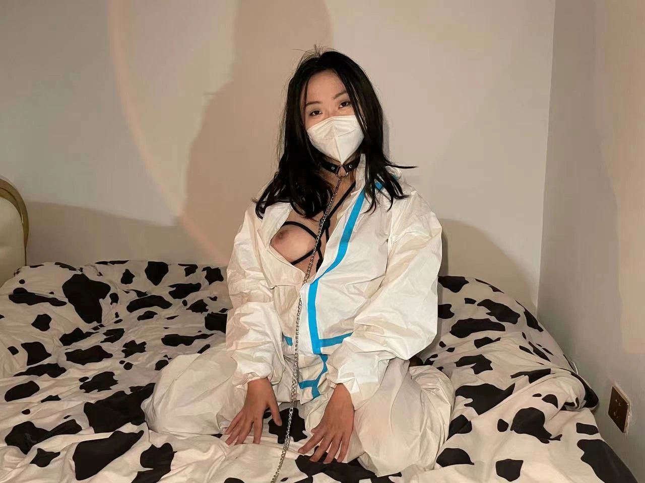 大白衣服下娇嫩的美妞[16P]
