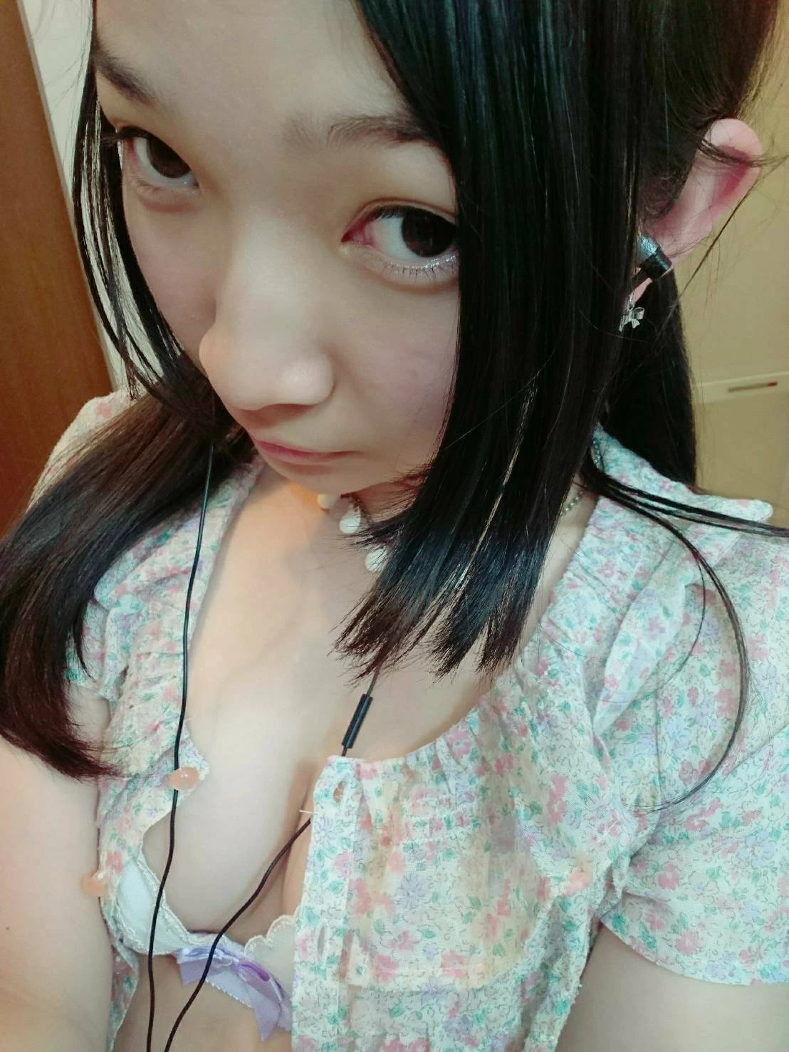 小鸟依人的女生能榨干你的精液么？[16P]