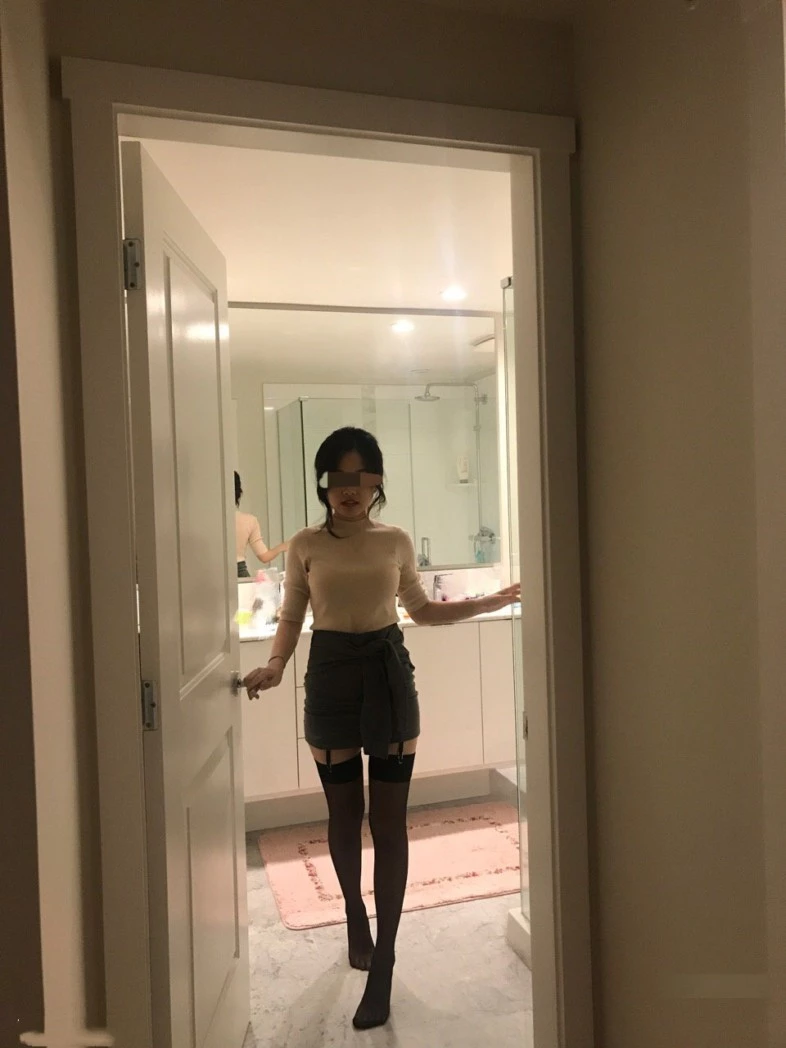 有女人味，身材还好 [25P]