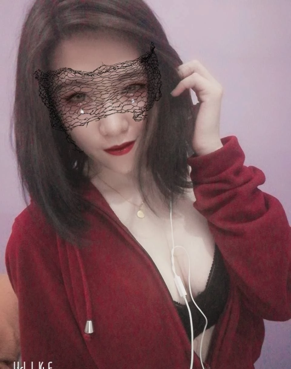 美女表情太淫荡了，给人一种欲罢不能的感觉[17P]