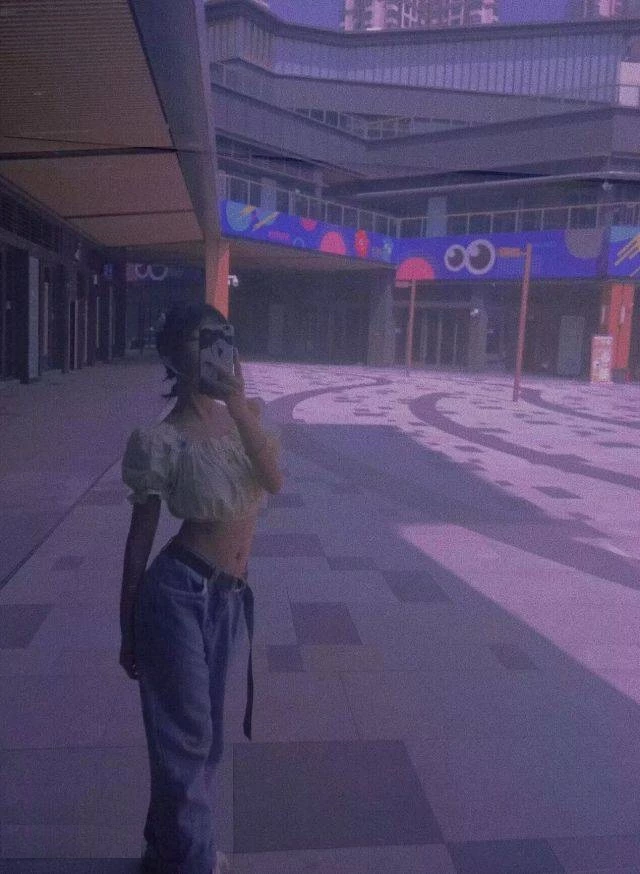 那乳房真的很不错啊，乳头看起来很嫩，好女[18P]
