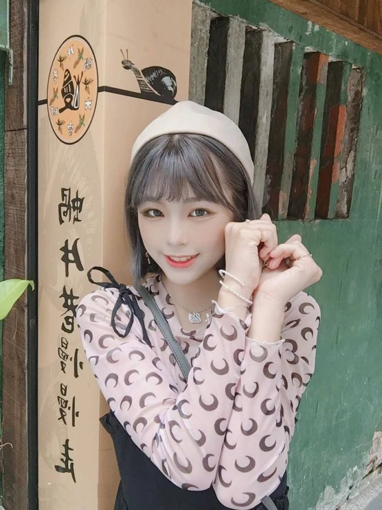 美腿诱惑无限啊！我是真他妈想上这么一妹妹啊[21P]