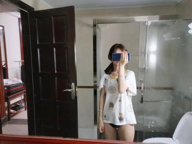 学妹小小的奶子也很迷人[22P]