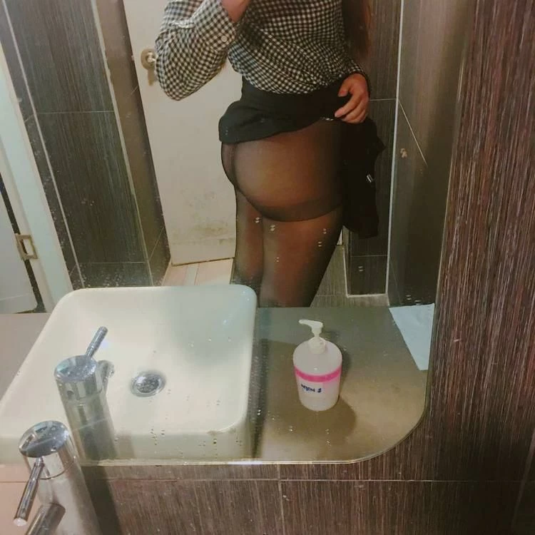 骚妇 照镜子[14P]