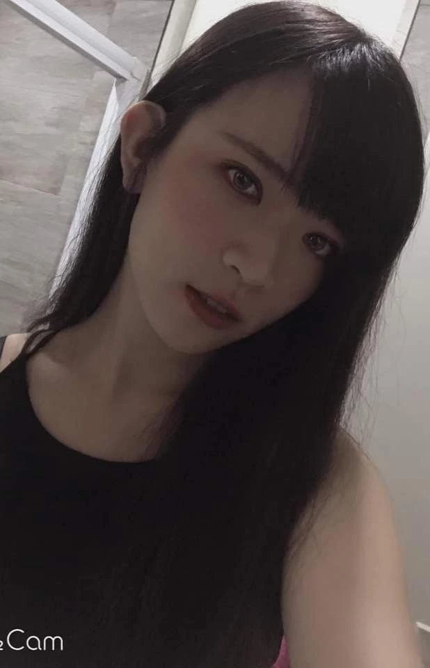 美女展示漂亮胸部 [14P]