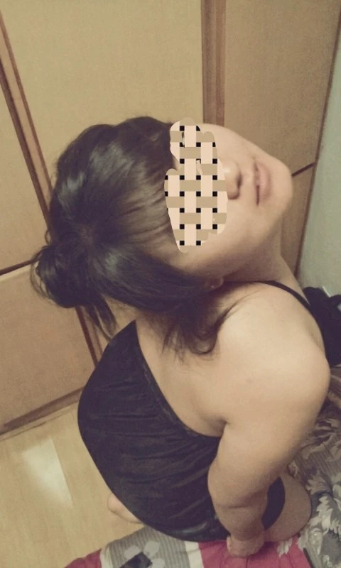 [原创][手写认证]从校服到婚纱，贤妻到淫妻的转变，从网聊到千里送B，持续开发！轻露脸，附生活照[29P]