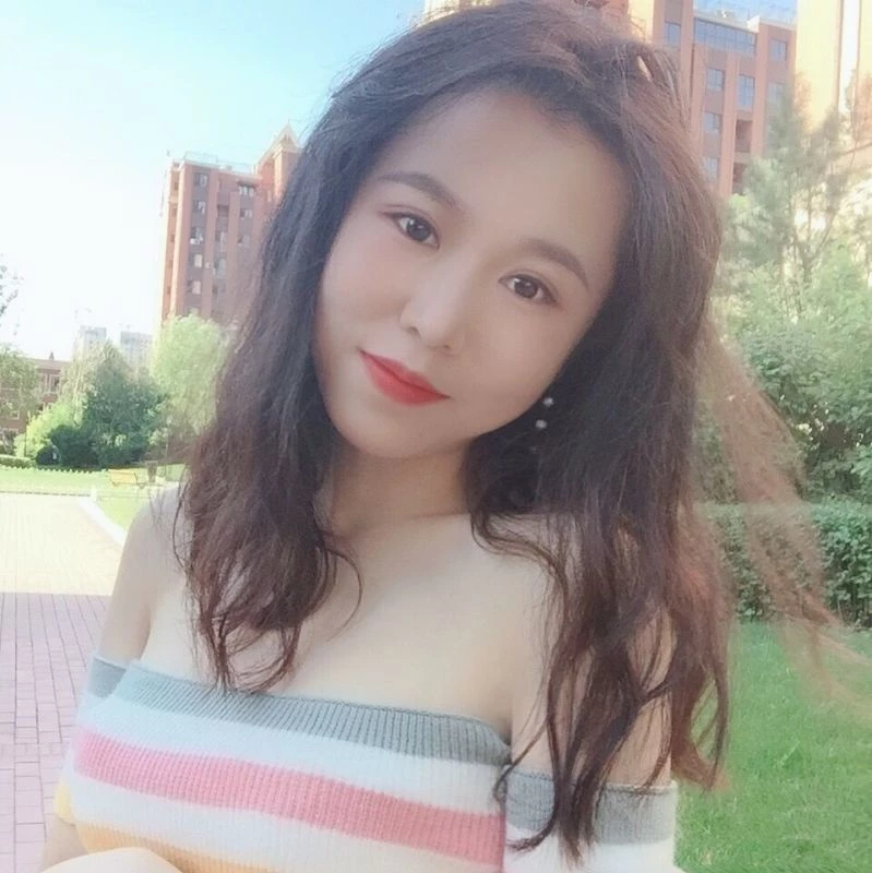 妹子有颜值有身材，很会玩很放得开嘛[18P]