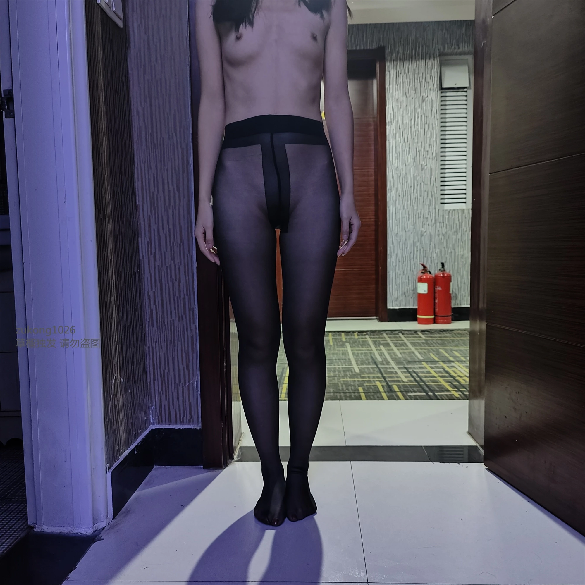 [原创][足控淫妻社]山东临沂  非常听话的妹妹  补图也十分配合  已经有过两次3P  投稿继续寻优质单男  为4P做准备了[25P]