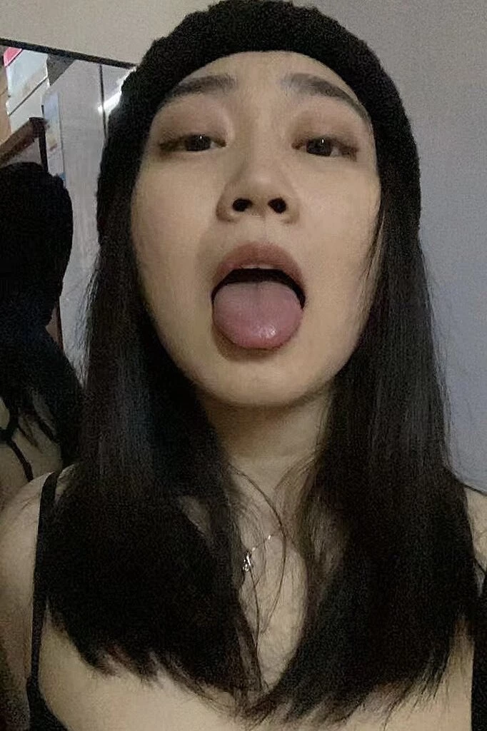 被调教的很不错的清纯小母狗[18P]