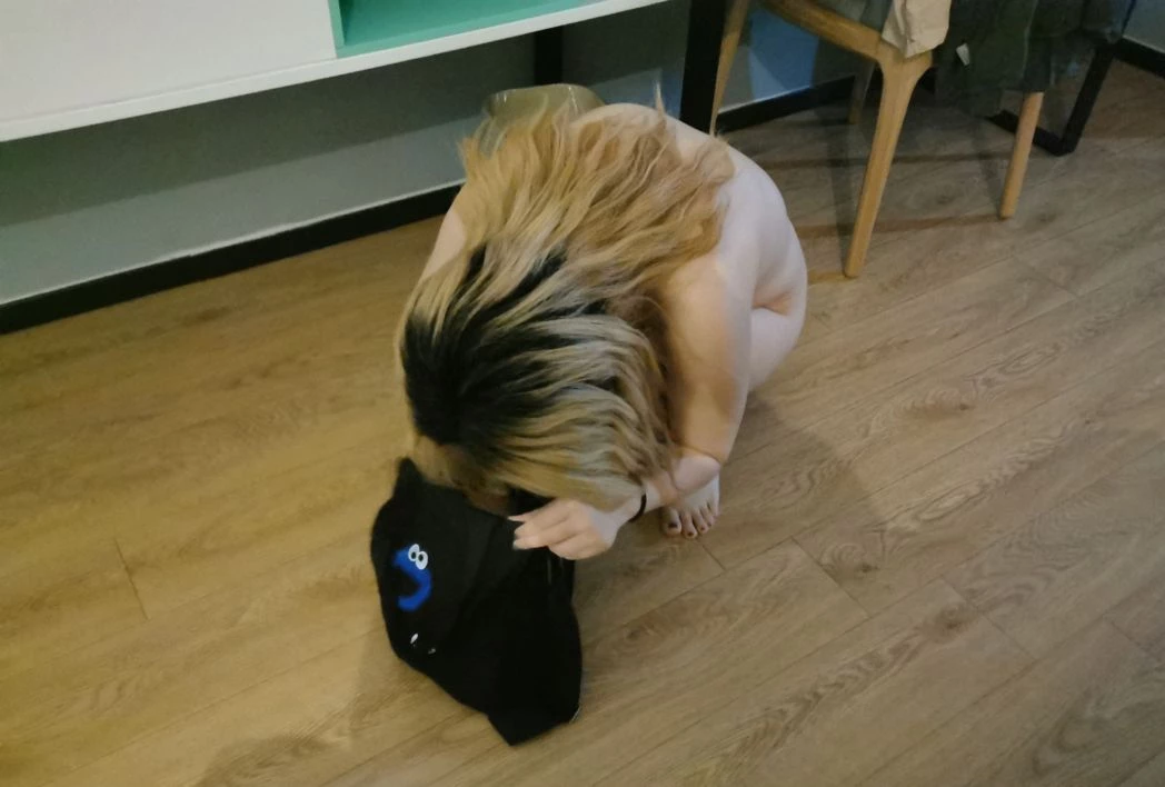 姿势和表情很风骚诱人，更有女人味[18P]