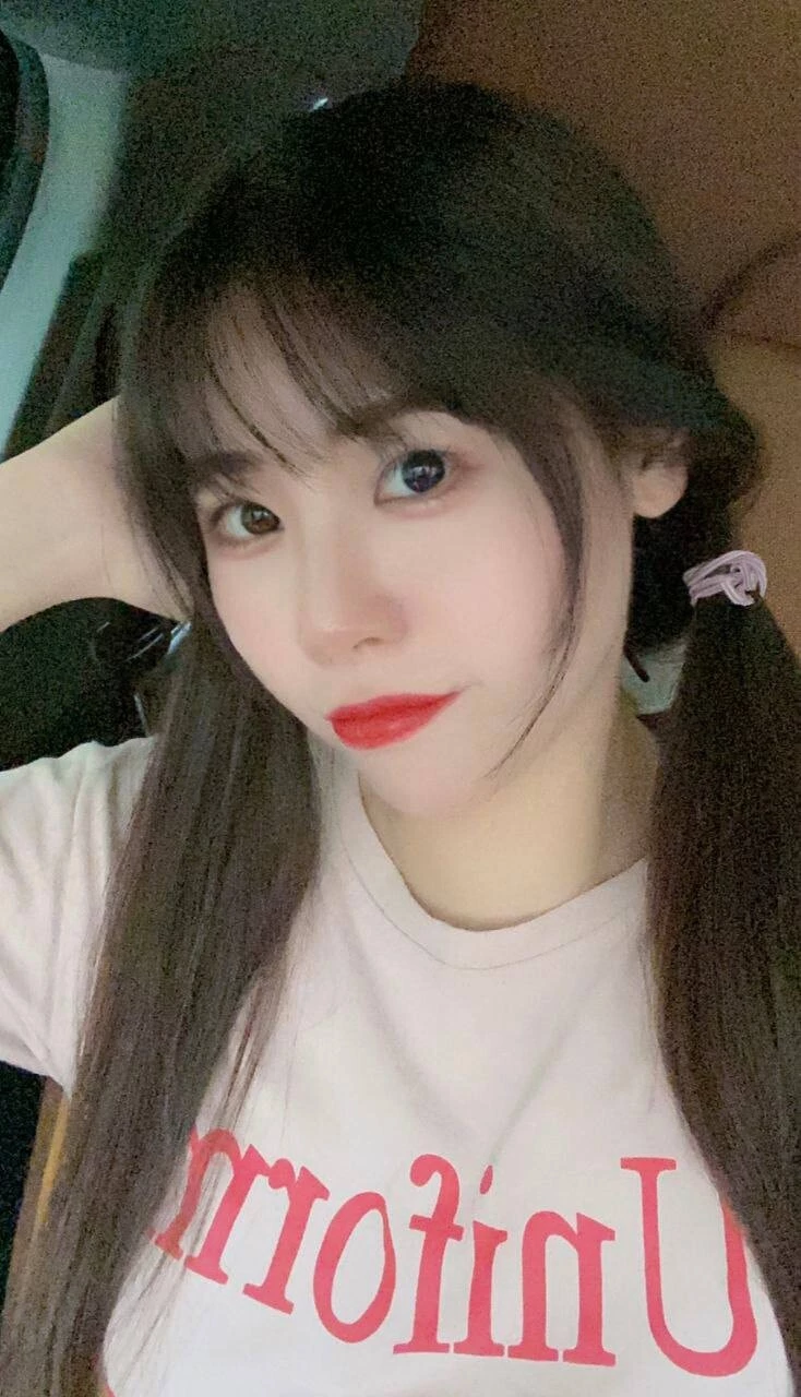 体态优美姿色绝佳少妇感觉非常不错[21P]