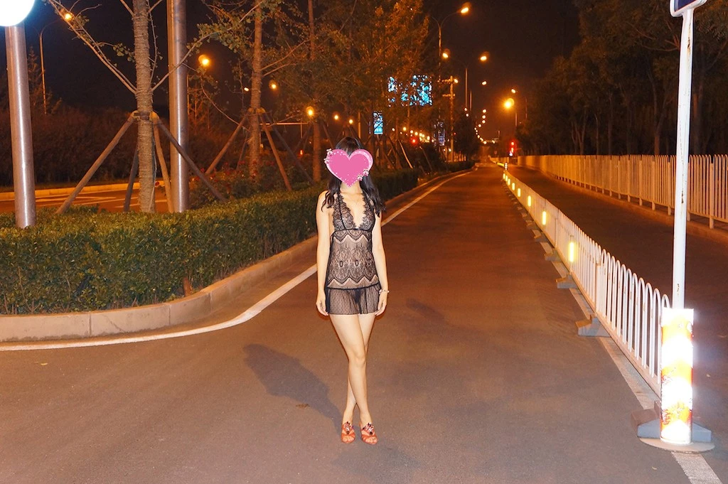 深夜街道露出，这样肉肉的身材最是极品[21P]