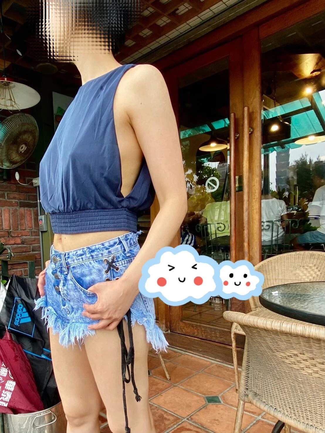 不爱穿内衣的少妇[13P]