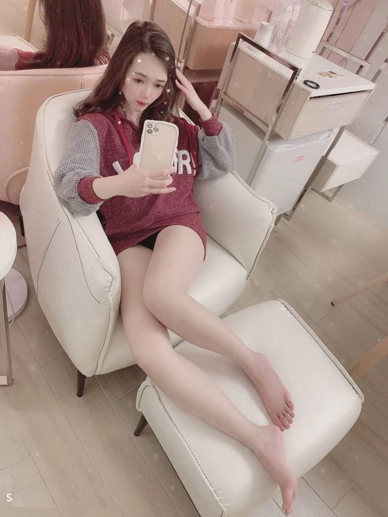 确实丰满，看着肥而不腻，估计也是入手柔软细腻[19P]