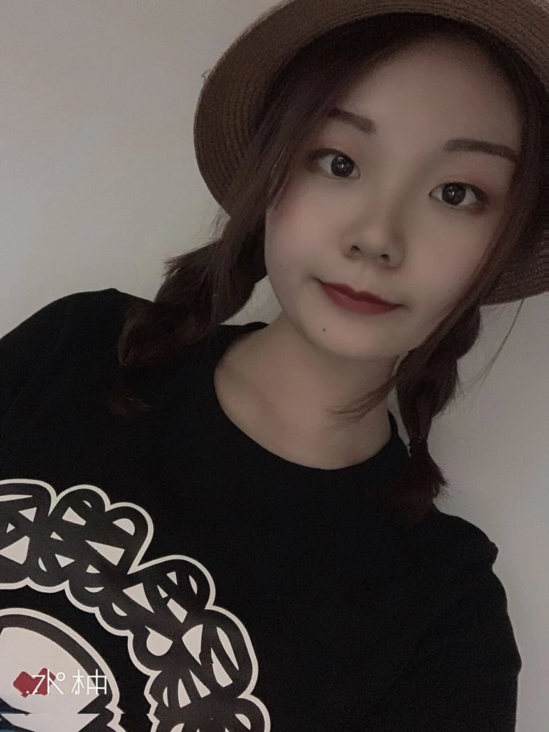很有诱惑力的MM啊，虽然胸不大，但是很年轻[19P]