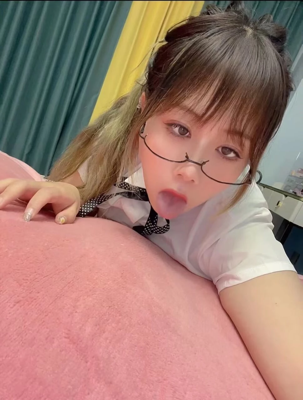 白嫩娇柔的妹子看着就是爽啊[19P]
