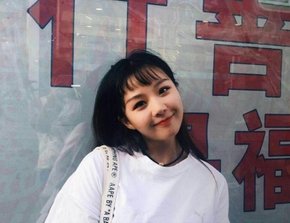 此女气质很好呀！看着文文静静的，没想到这么骚[24P]