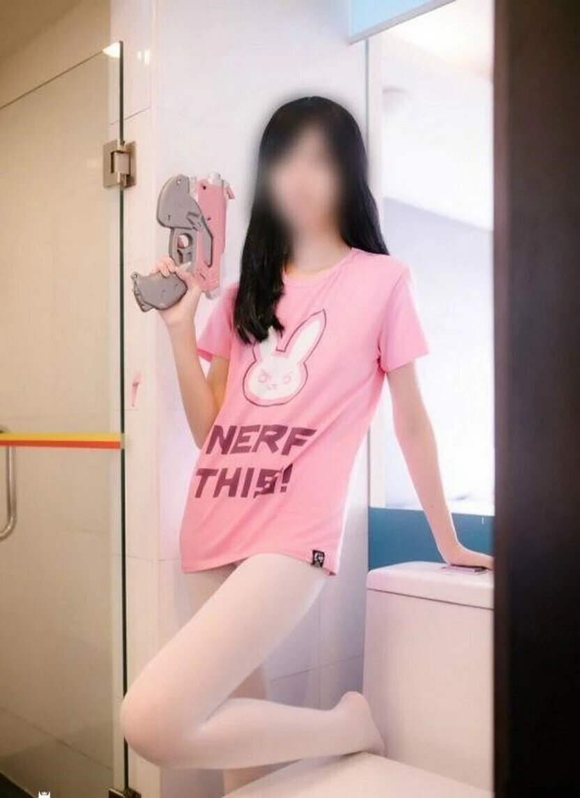 粉色美女真可爱[10P]