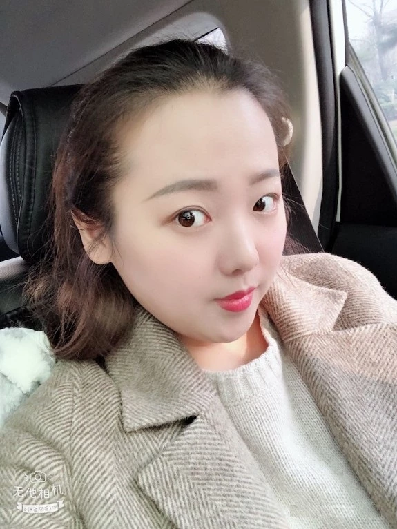 很有韵味的少妇，奶子也很白很大，摸起来手感应该爽歪歪[21P]