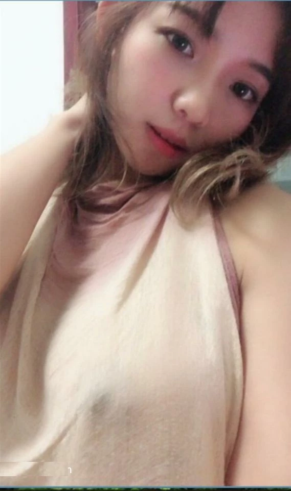 这个骚妇很有御姐的感觉,操起来肯定很爽[21P]