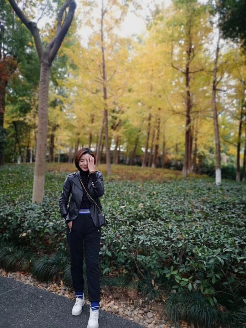 气质熟女在床上就是荡妇[16P]