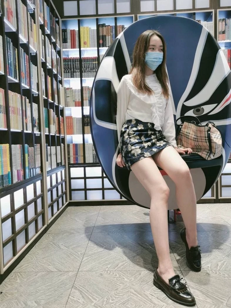 清纯的女孩，渴望玩SM[20P]