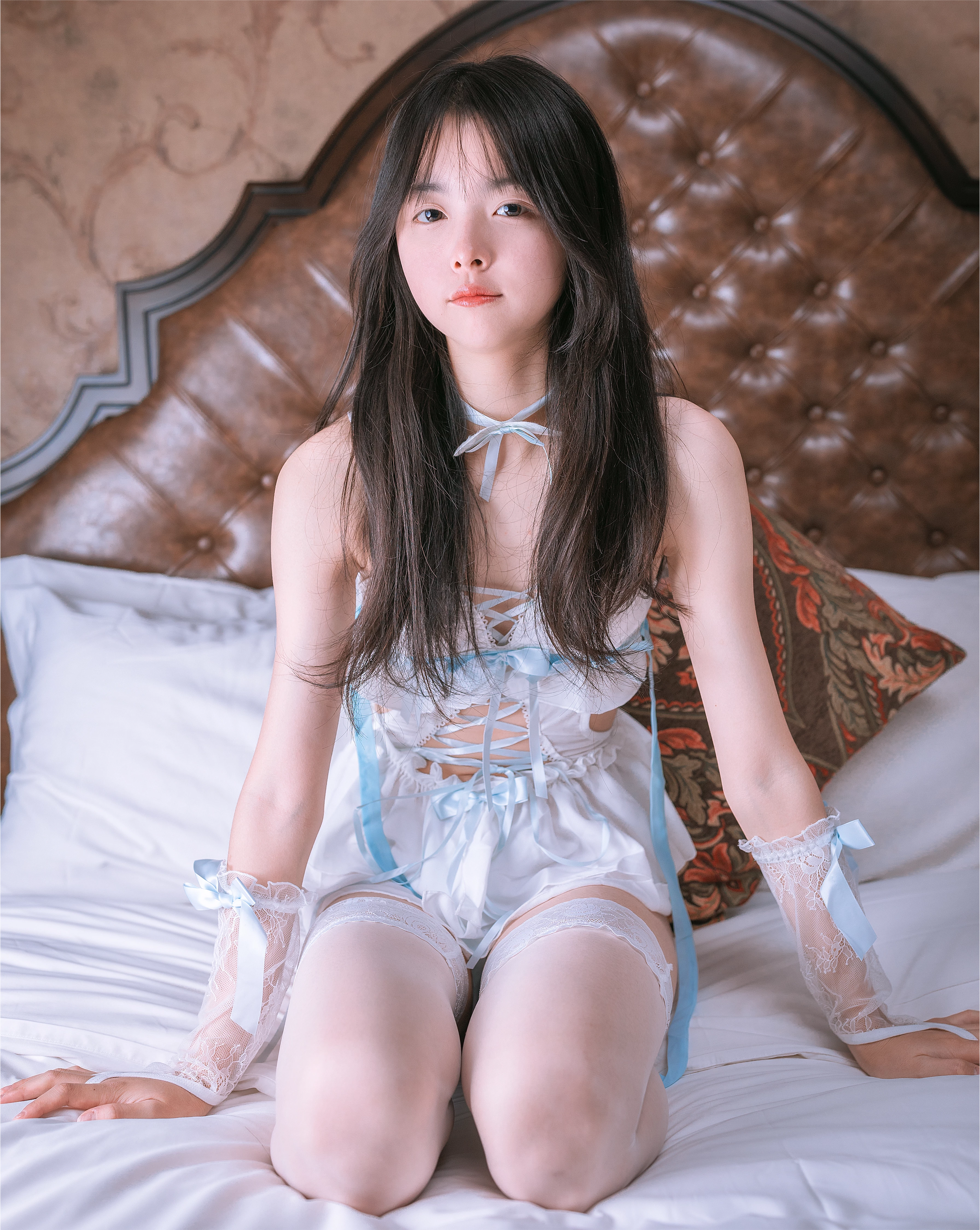 少女与天使 [13P]