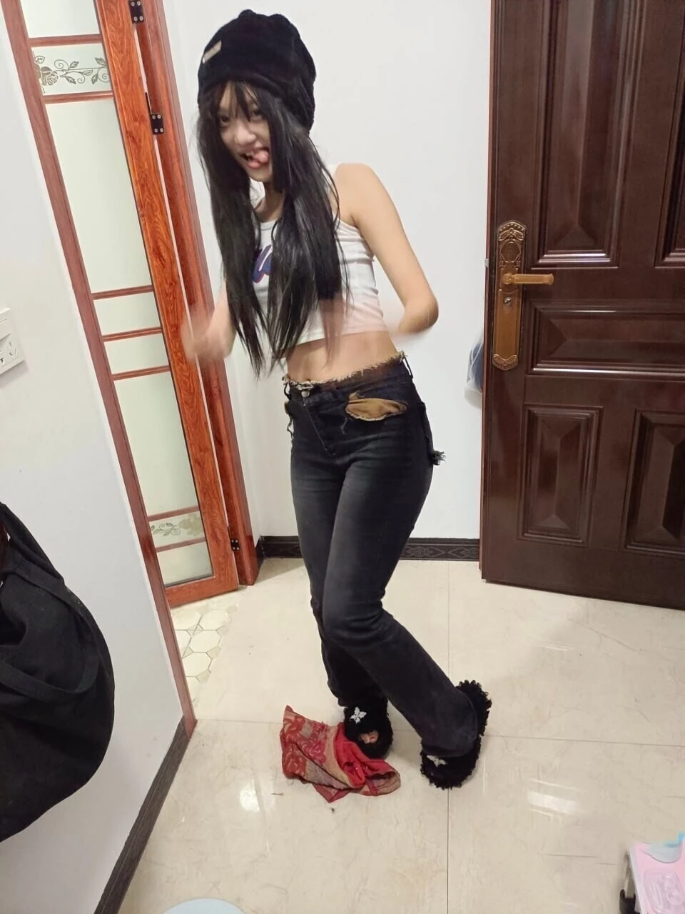 娇嫩妹子一天不做闲的慌[10P]