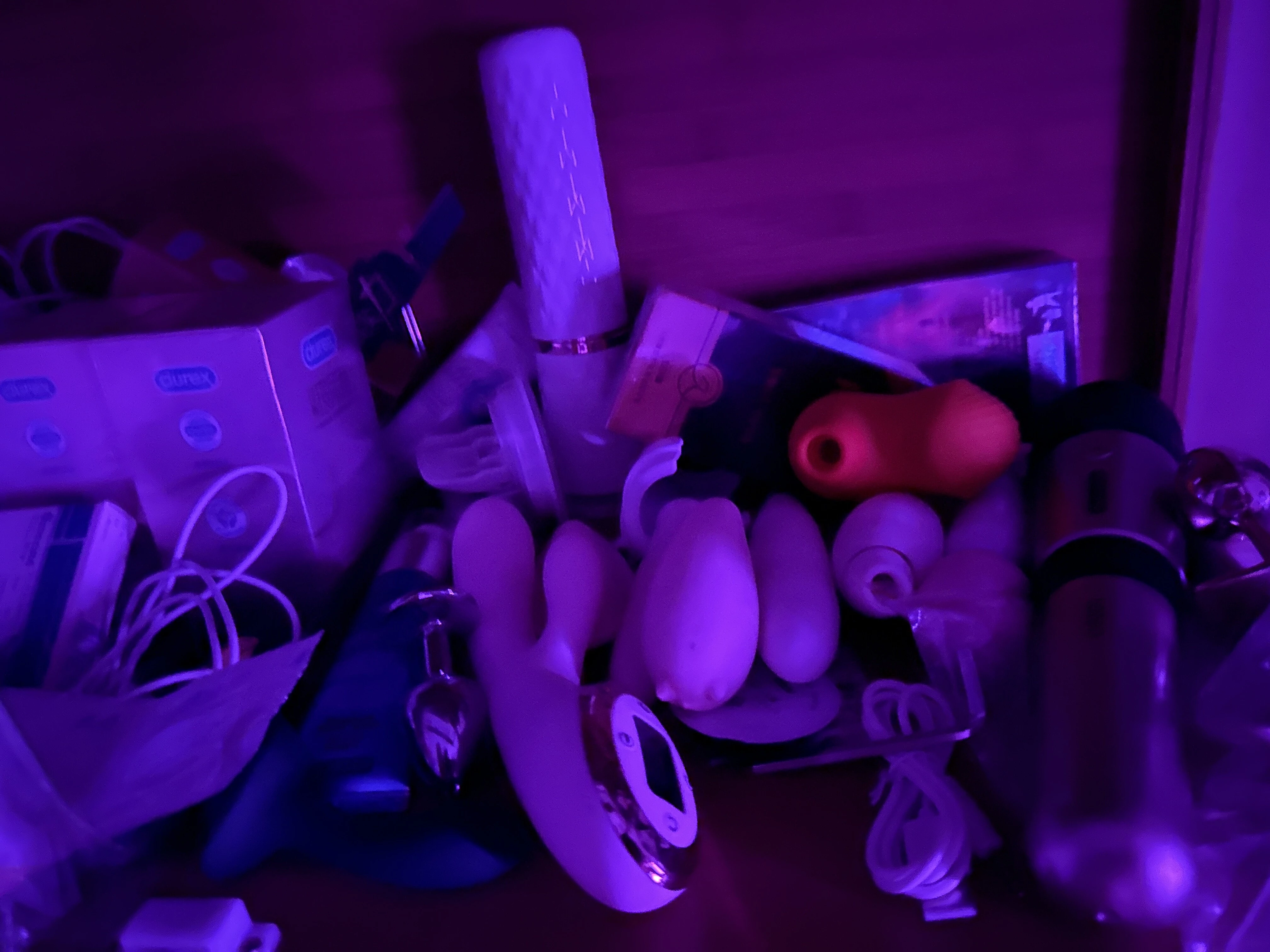 [原创]被主人调教的时候，竟然被主人同步图文直播在聊天群里！！！[19P]