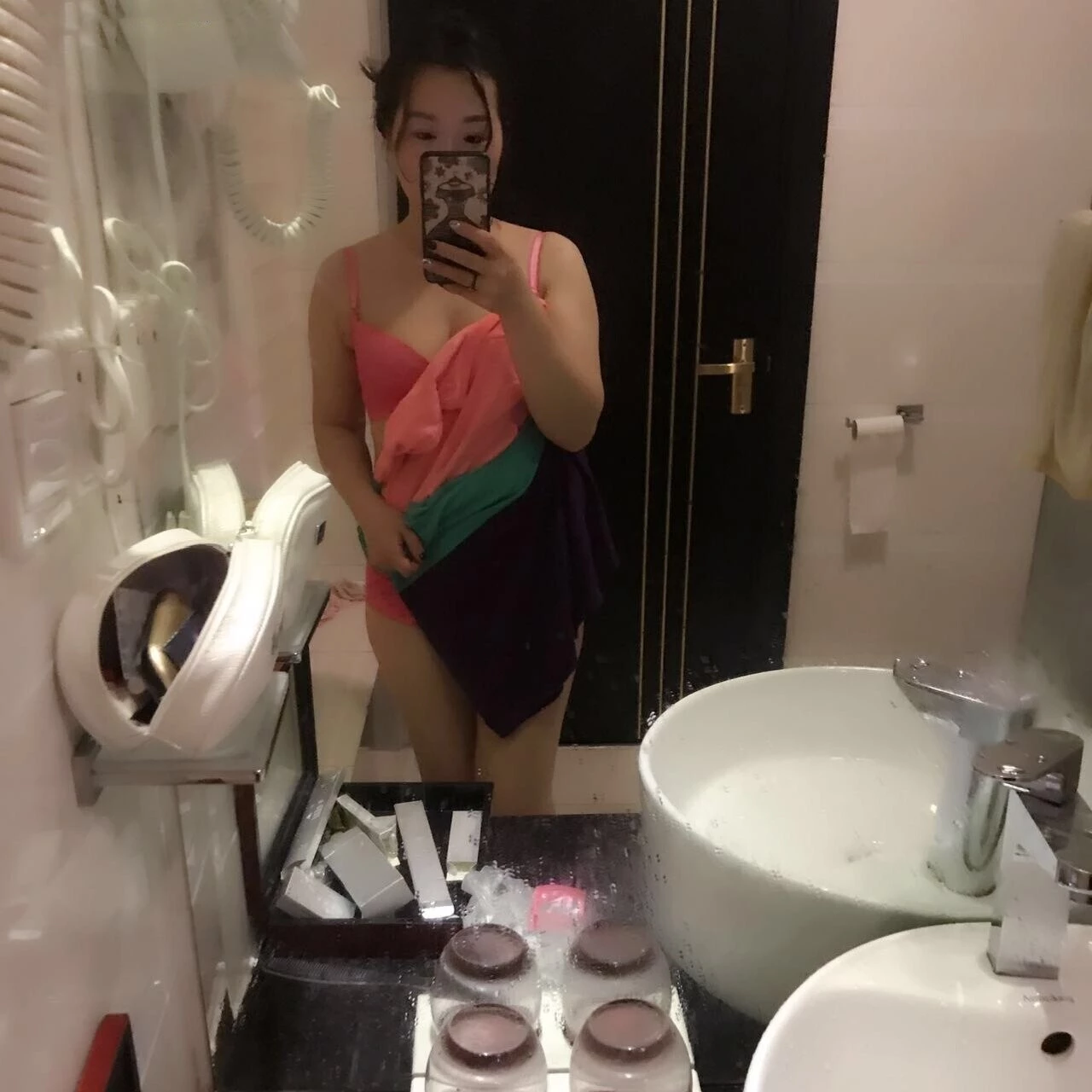 一个漂亮少妇请鑒赏[13P]